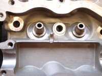 intake valve guides.jpg intake valve guides.jpg