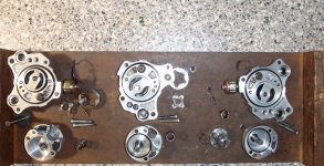 3 oil pumps dismanteld.jpg 3 oil pumps dismanteld.jpg